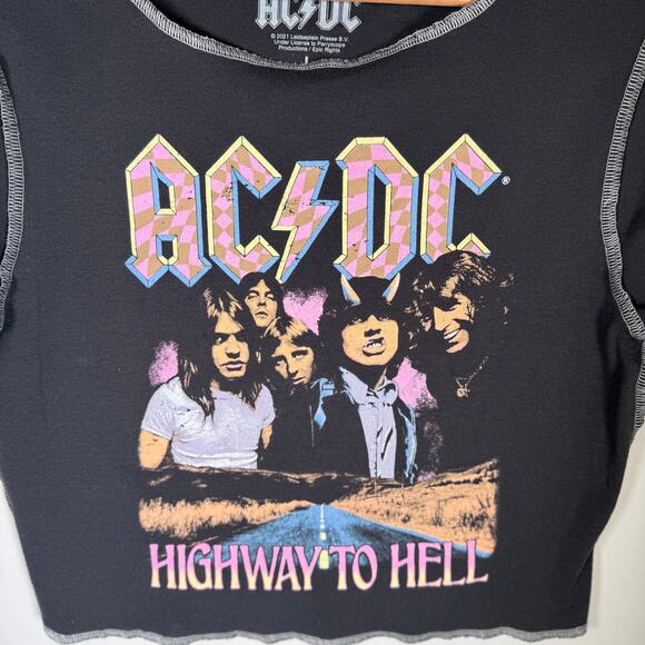 AC/DC “Highway to Hell” Cropped T‑Shirt Women’s Large Black Graphic Baby Tee - Picture 4 of 7